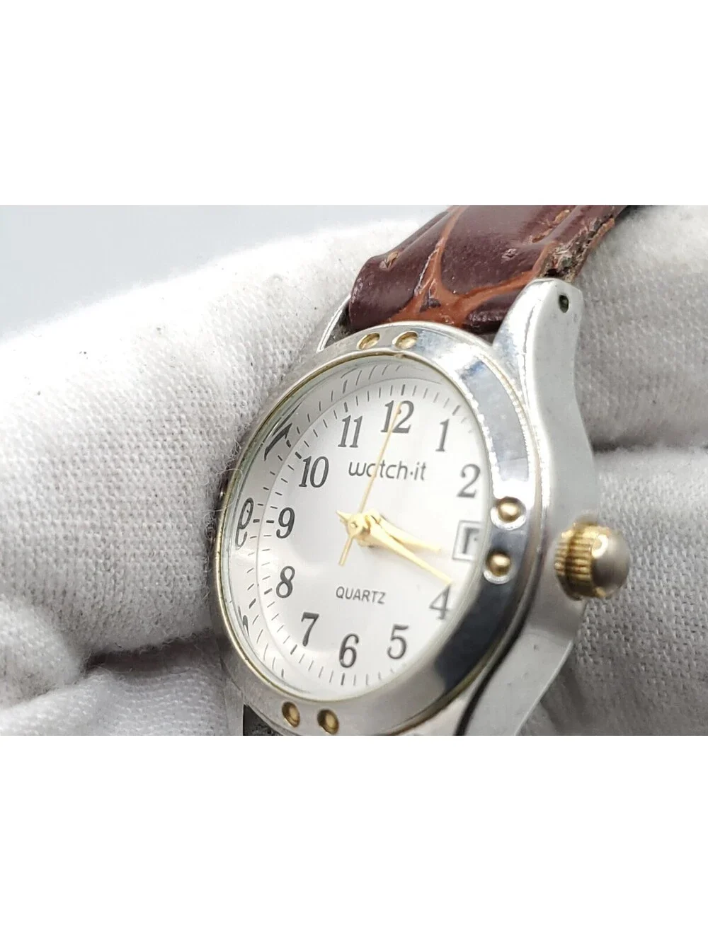 Watch-it Quartz Women Watch New Batter Silver Tone White Date Dial 23mm